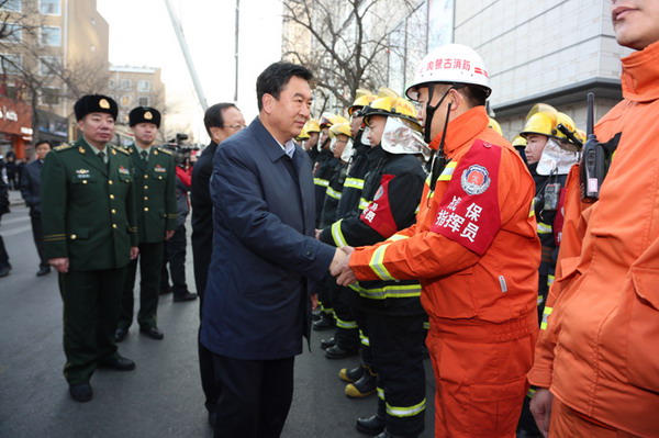 郝光东副市长出席观摩大型商业综合体灭火救援实战化演练