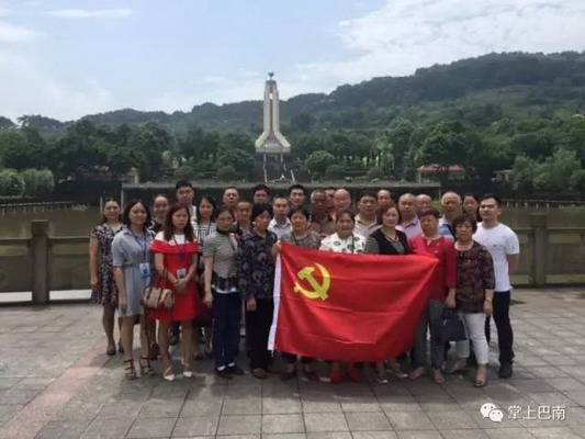 石滩镇经济总量_凌津滩镇穿石村(2)