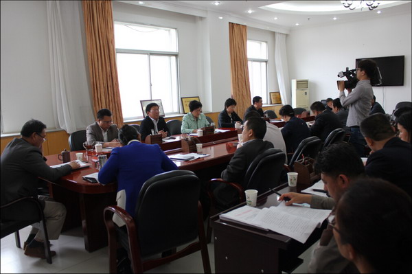 市人大常委会主任,党组书记宁金辉作"三严三实"专题教育党课辅导报告