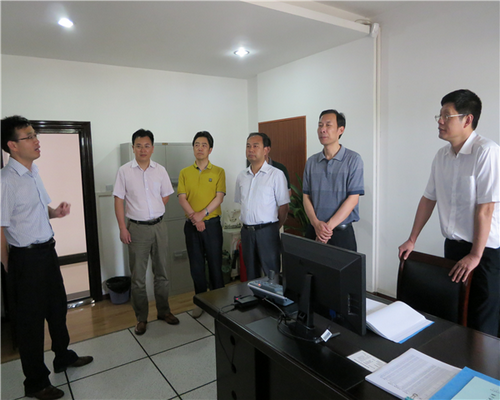 省纪委纪检监察八室主任黄开兴一行调研指导我市党风廉政建设和反腐败
