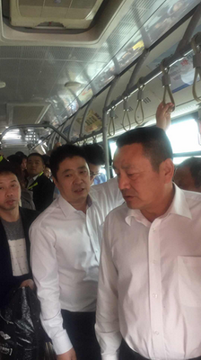 济南K301路公交车将换加长版车型 增加班次投入
