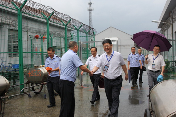 2017年10月15日   杭州工伤赔偿律师    在西郊监狱过渡关押区,吴声华