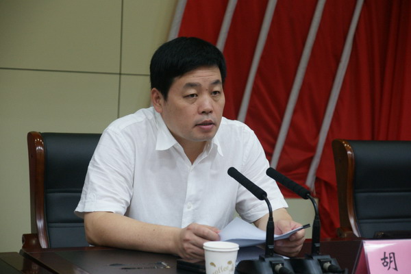 首页 漯河律师 漯河动态 市委常委,政法委书记,市公安局局长胡杰作