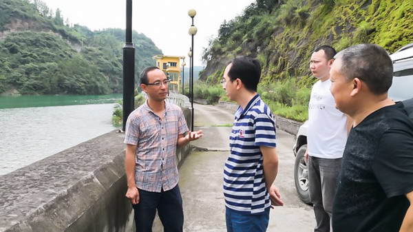 首页 毕节律师 毕节动态 副市长蒋从跃对金沙县油沙河水库,大方县岔河